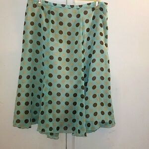 Skirt with polka dots